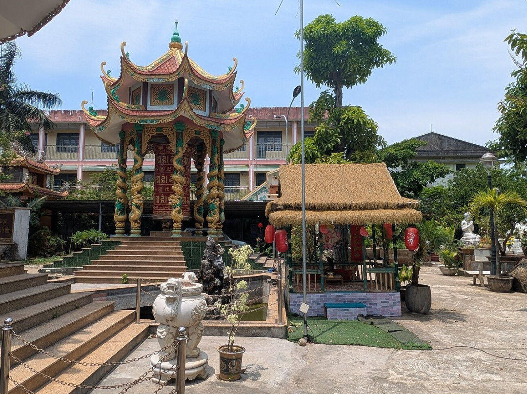 Chua Buu Dai Son-岘港必去景点