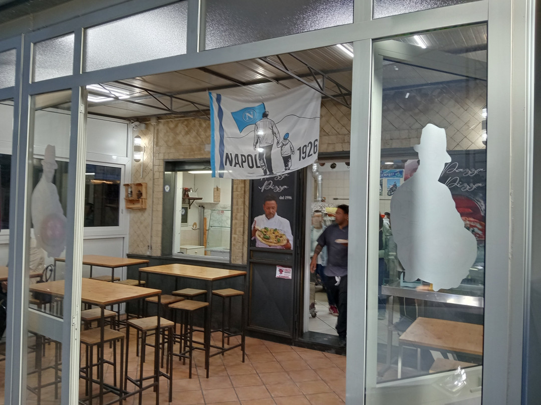 Pizzeria Pazza Pizza