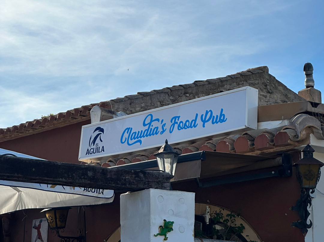 Claudia's Food Pub