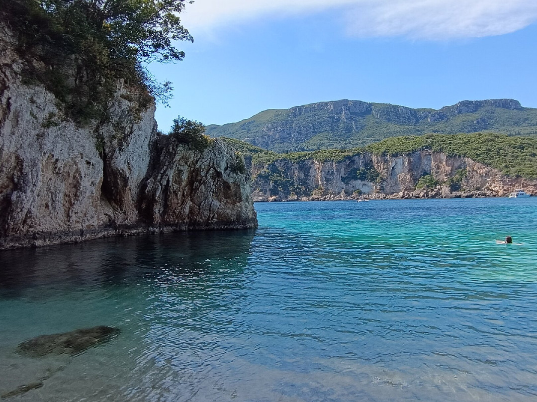 Rovinia Beach-Paleokastritsa必去景点