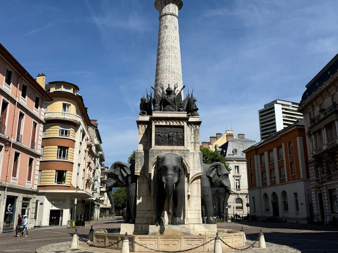 La Fontaine des Elephants (Fountain of Elephants)-尚贝里必去景点
