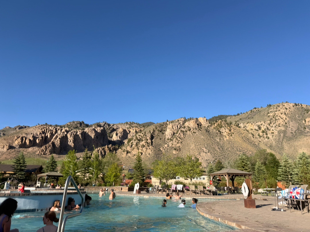 Yellowstone Hot Springs-加德纳必去景点