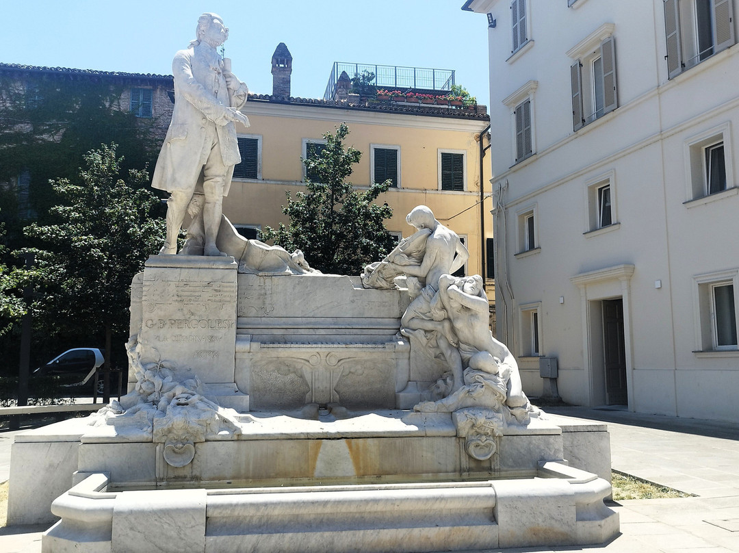 Monumento a Giovanni Battista Pergolesi-杰西必去景点