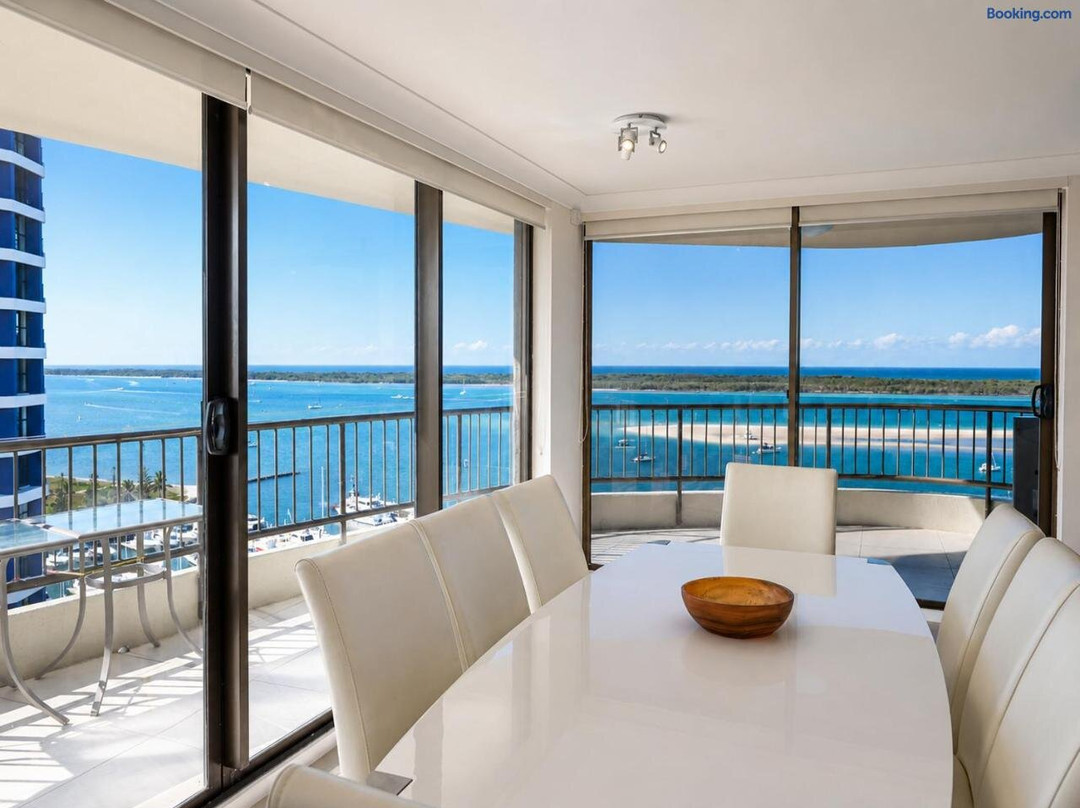 Broadwater Shores Waterfront Apartments