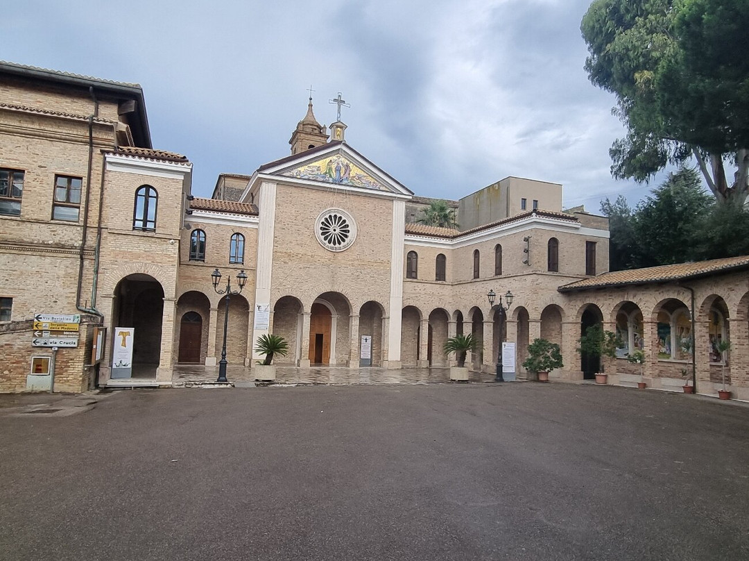 Santuario della Madonna dello Splendore-朱利亚诺瓦必去景点