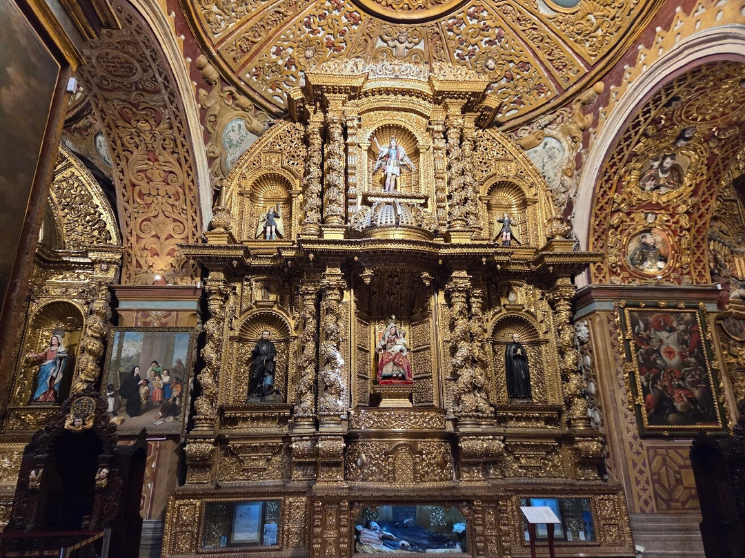 耶稣陪伴教堂（Iglesia de La Compania de Jesus）-基多必去景点