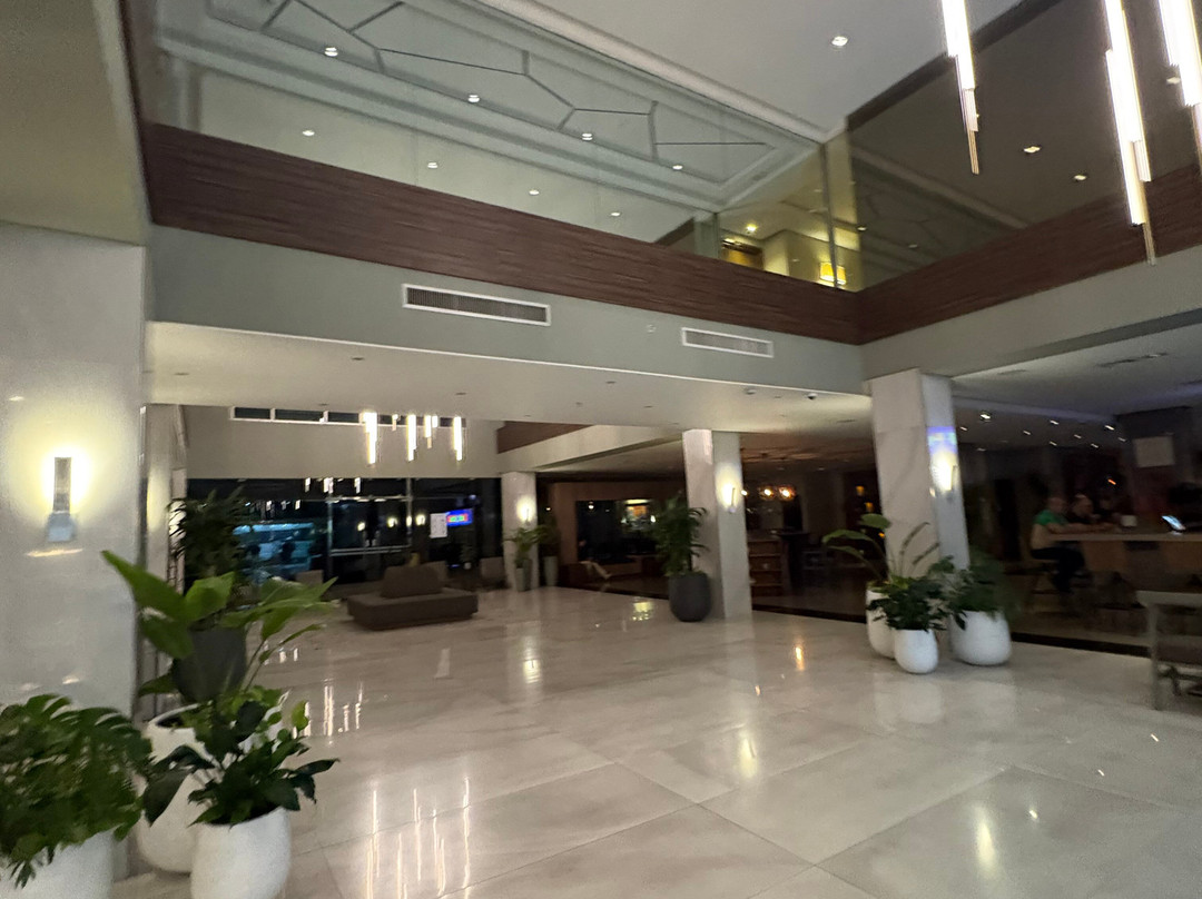 巴拿马机场皇冠假日酒店主图