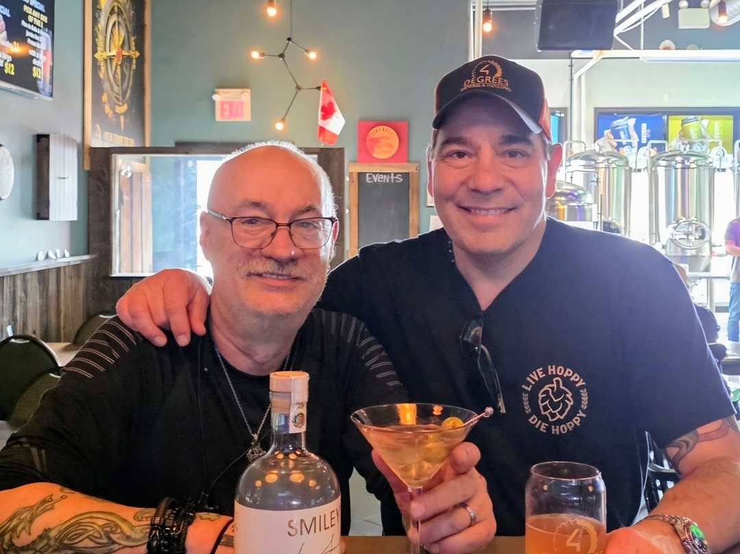 Smiths Falls旅游景点-4 Degrees Brewing & Distilling
