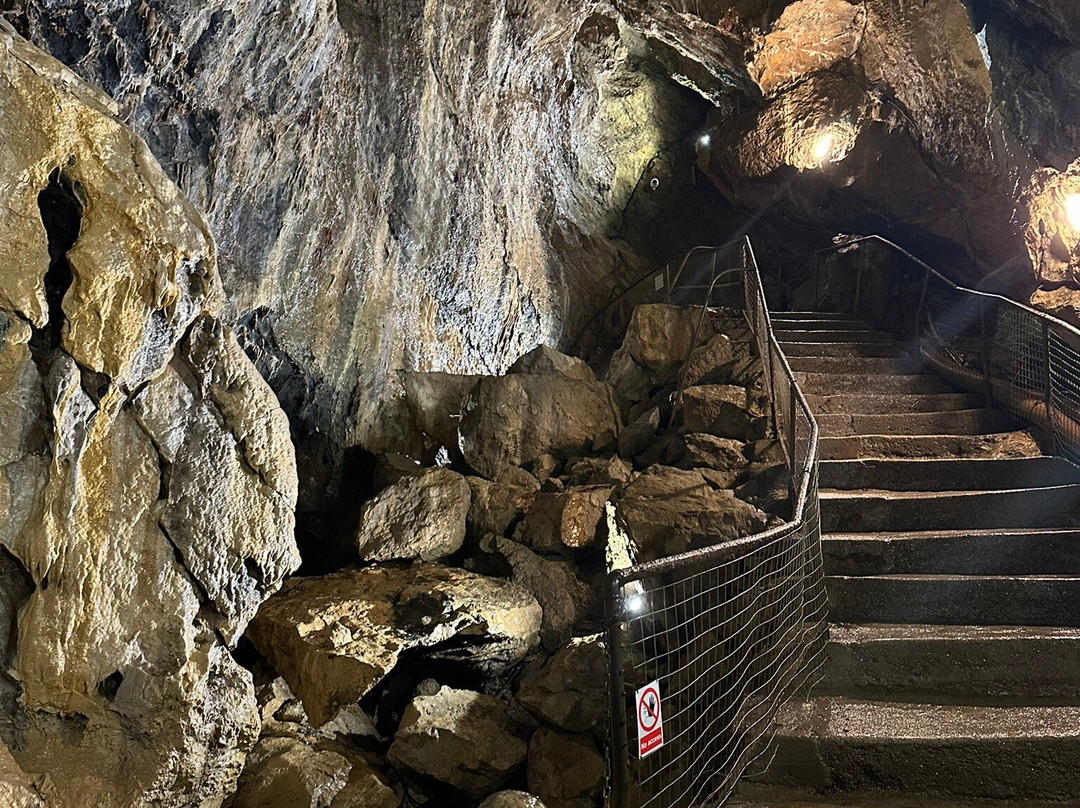 Treak Cliff Cavern-Castleton必去景点