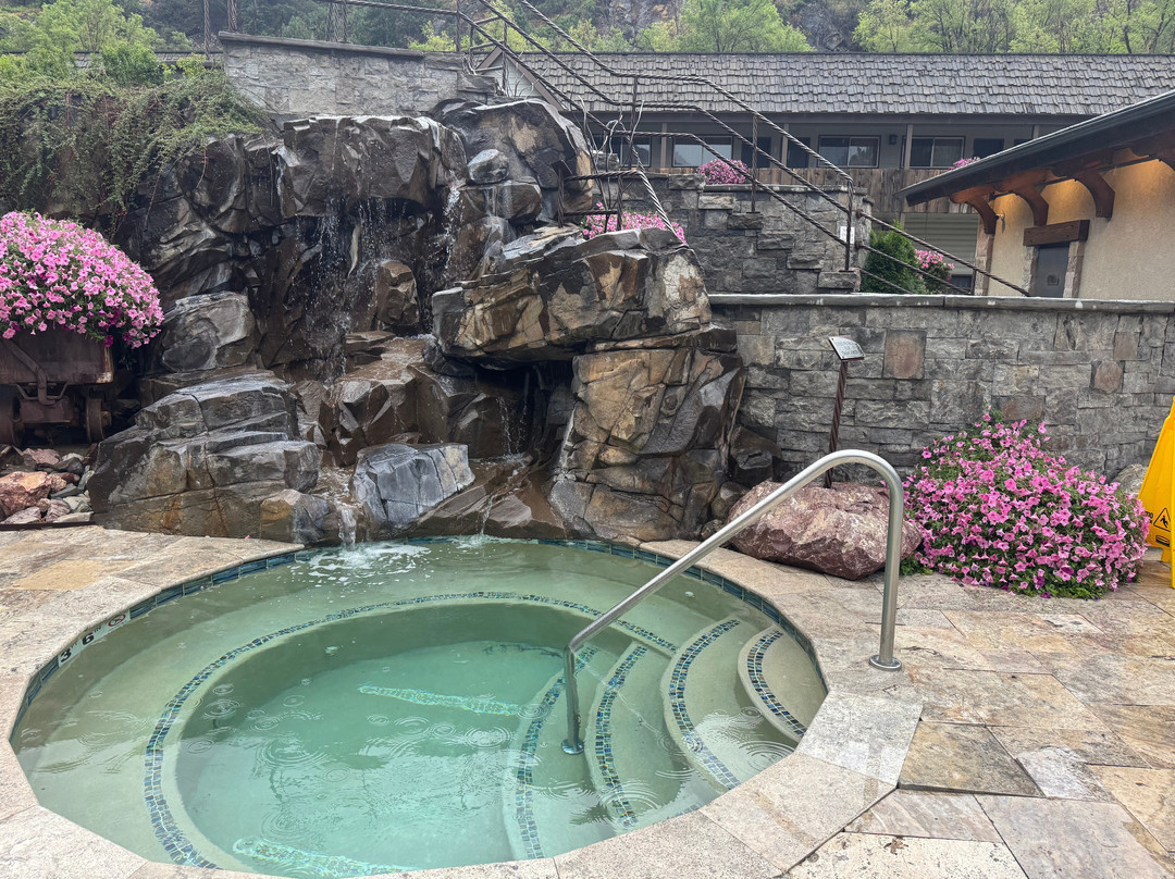 双峰小屋及温泉主图