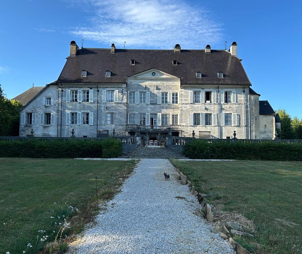 Chateau Montalembert-Maiche必去景点