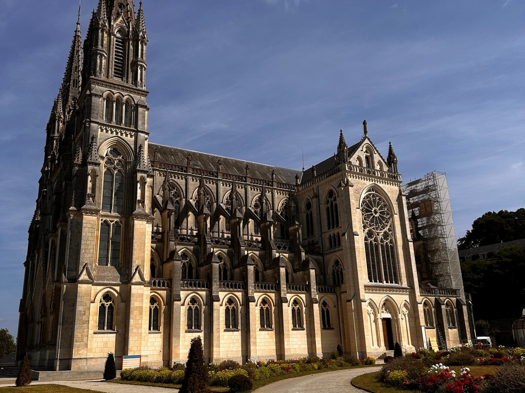 Sanctuaire Notre-Dame de Montligeon-La Chapelle-Montligeon必去景点