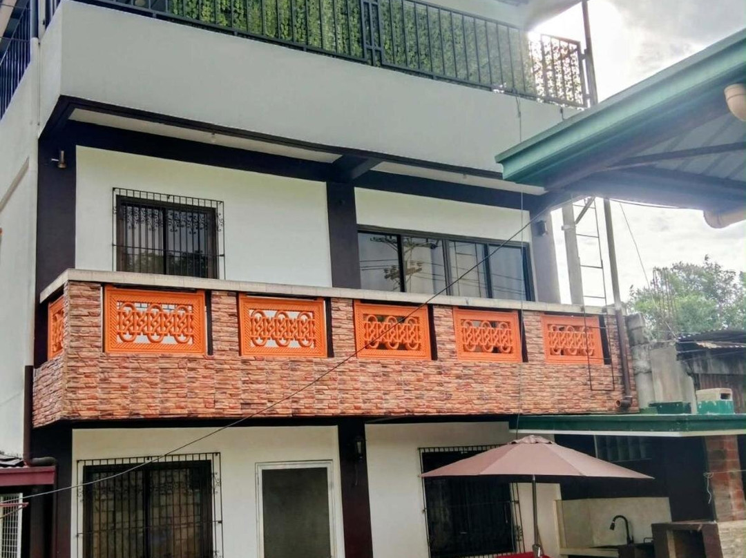 Maria's House Nearby Victory Town Center.