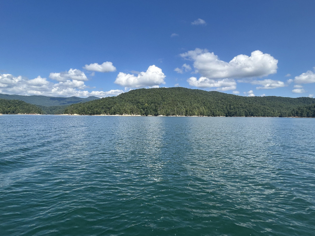 Jocassee Lake Tours-Salem必去景点