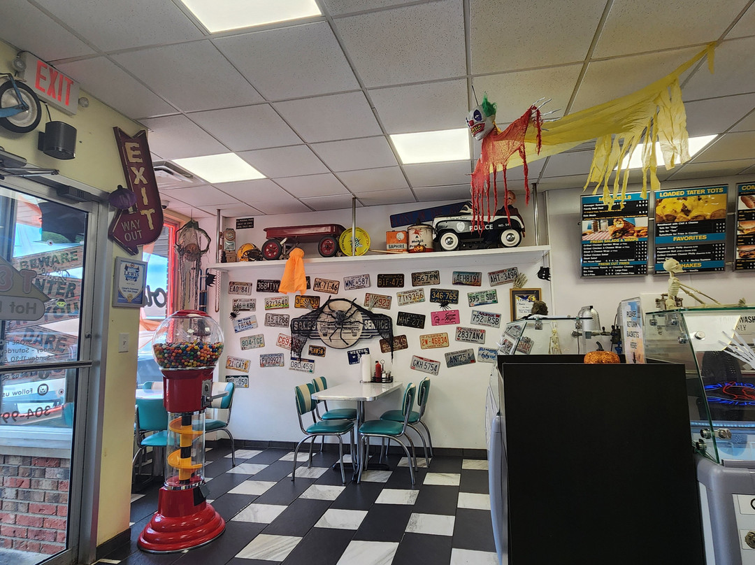 Daves Famous T&L Hot Dogs (Weston)