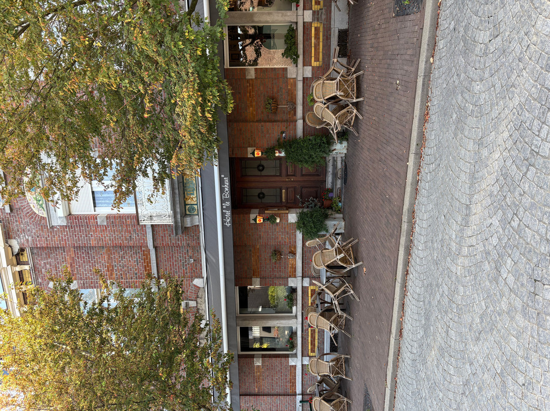 Moelingen酒店住宿-勒博纳尔酒店