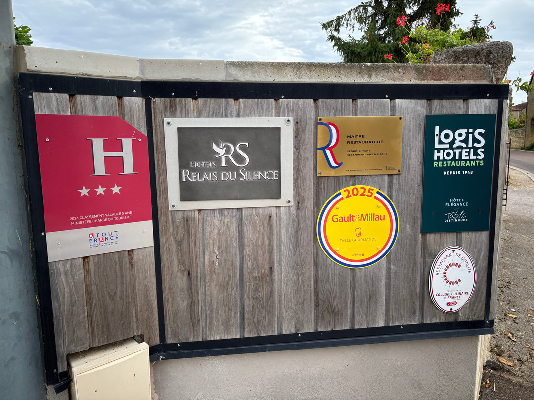 Logis Hôtel Restaurant Aux Maisons主图