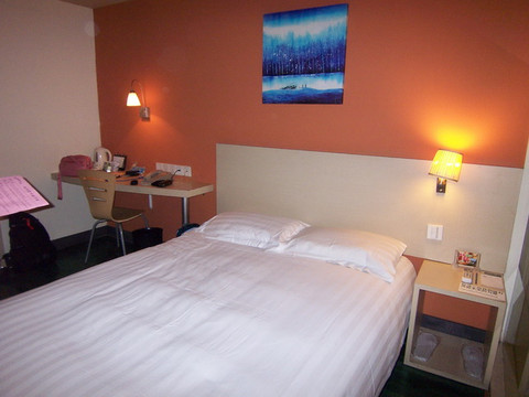 杭州怡莱连锁酒店龙翔店主图