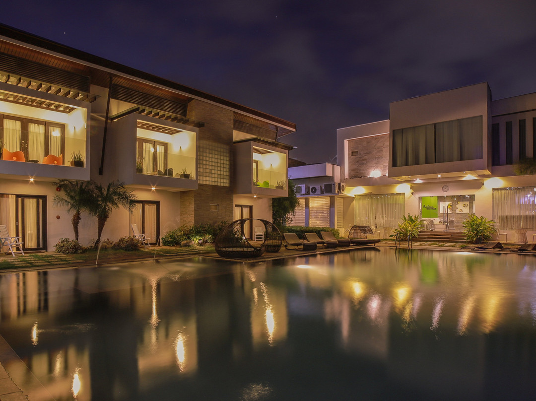 万马纳洛广场酒店