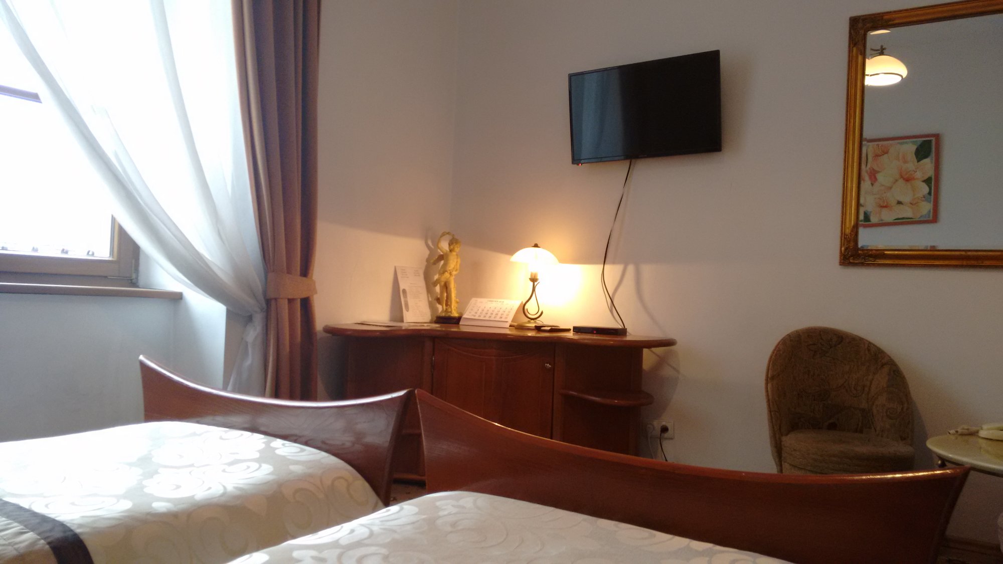 Bristol Hotel-官方