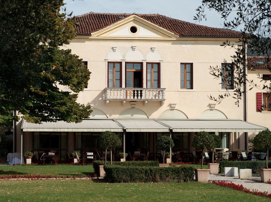 Ca' Sette Hotel