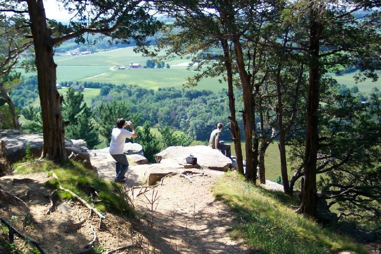 洛迪谷套房酒店
