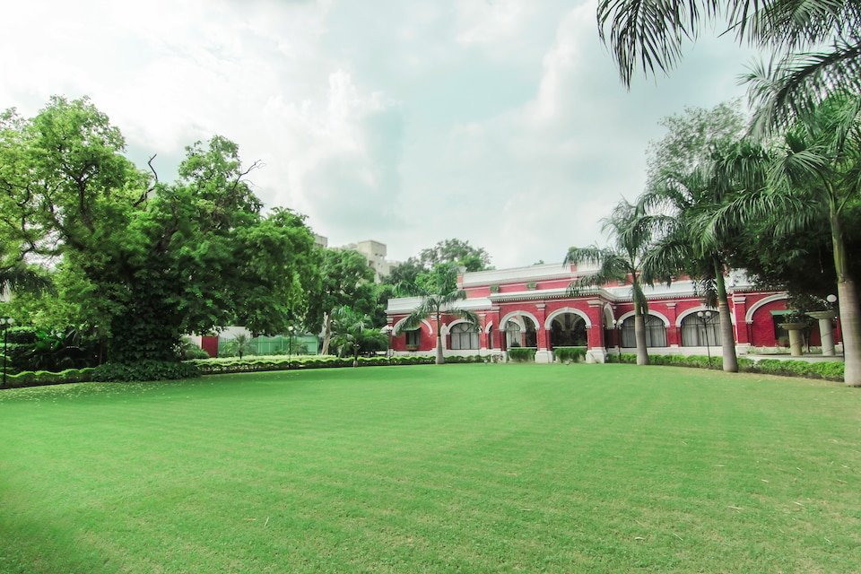 OYO 8771 Hotel Allahabad Regency