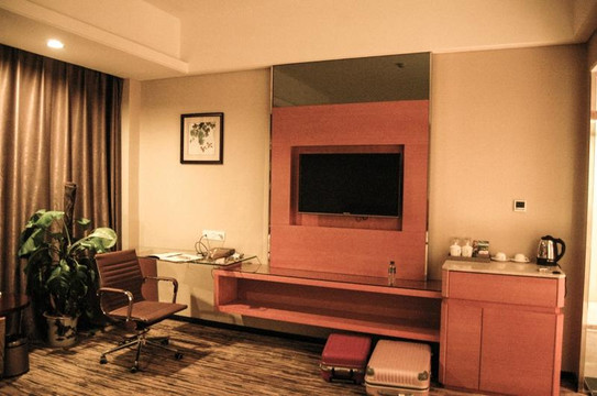 进贤军山湖国际大酒店主图