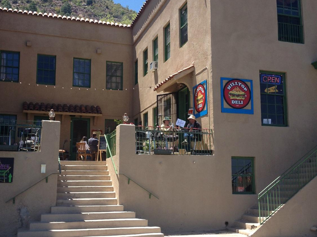 United Verde Apartments