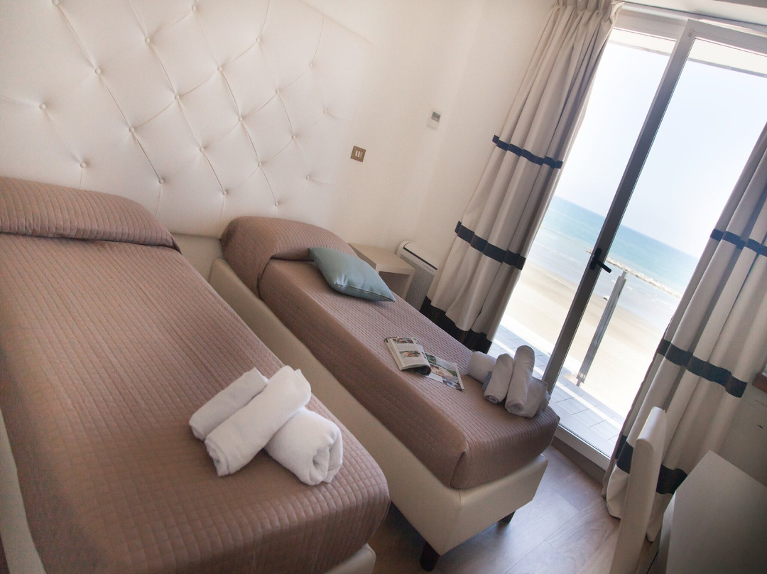 Riviera Mare Beach Life