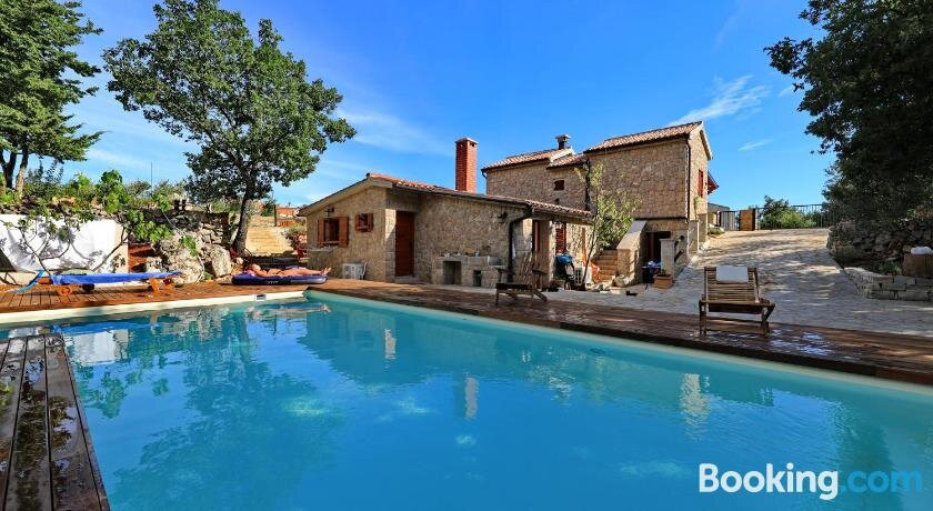 Stone House Magarac