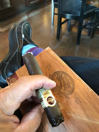 Smoke Inn Cigars-博因顿海滩必去景点