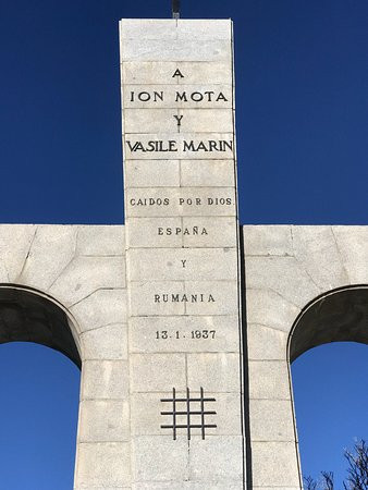 Monumento a Mota y Marin景点图片