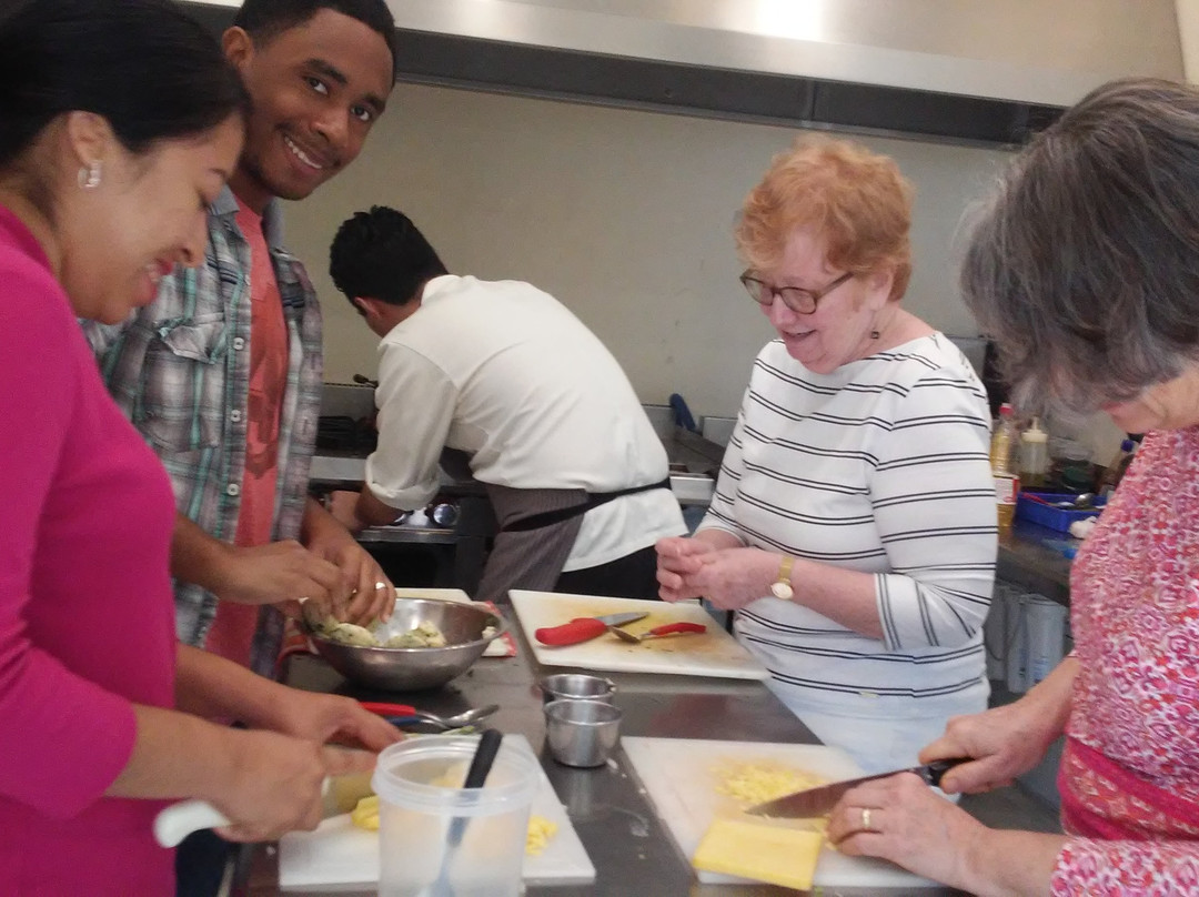 Sharing Traditions Cooking Class & Market Tour-梅里达必去景点