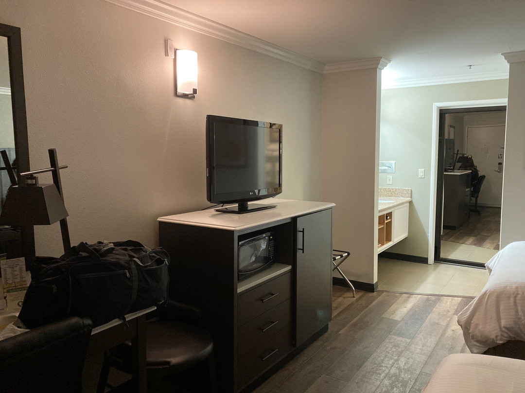 贝斯特韦斯特橙县机场北酒店主图