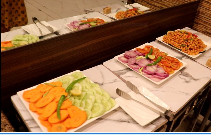 Poppys Hotel Madurai-餐饮