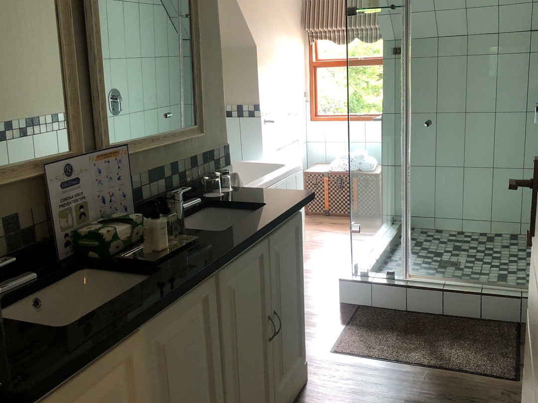 The Browns' Luxury Guest Suites主图