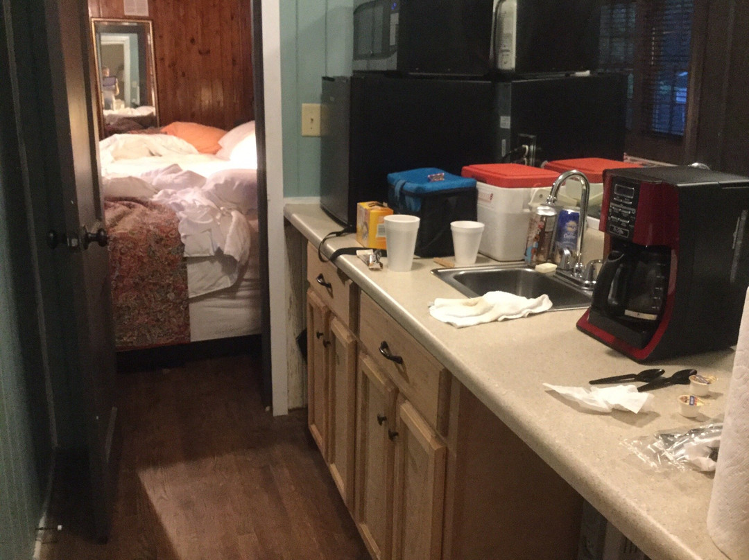 Riverside Lodge at Chimney Rock主图