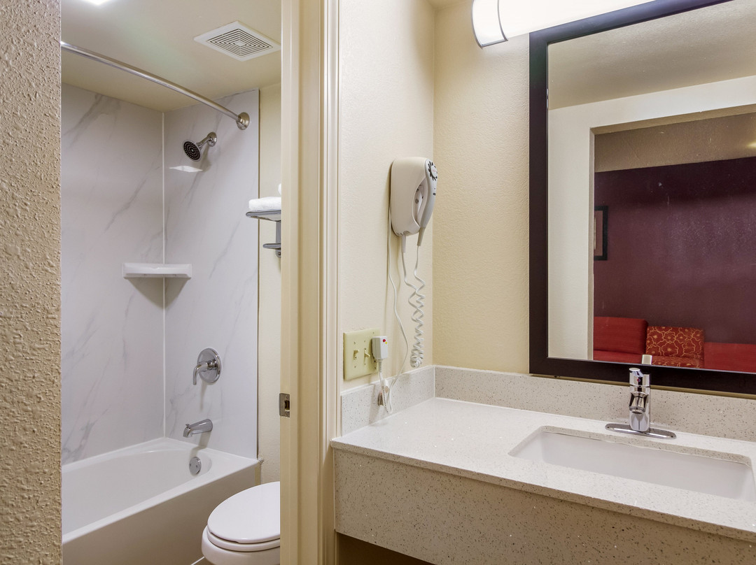 Red Roof Inn Houston East - I-10主图