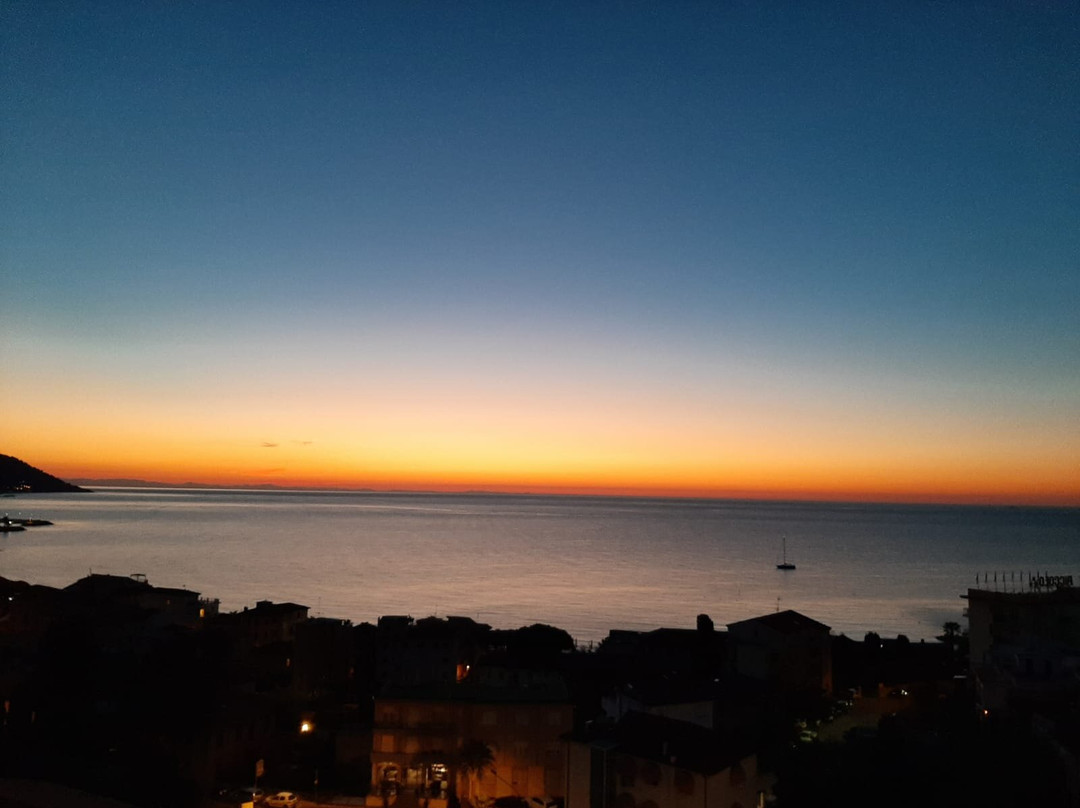 梅特罗波尔酒店主图