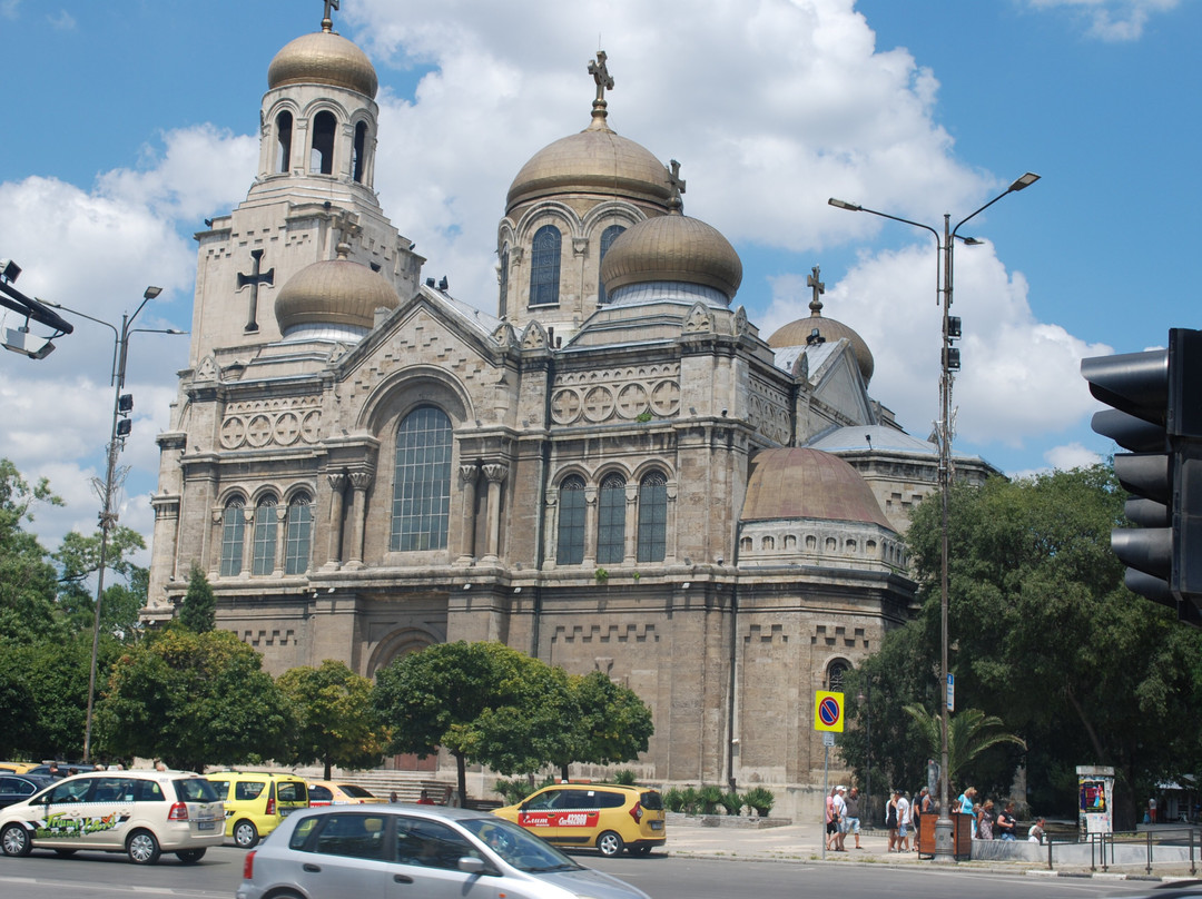 Cathedral of the Assumption of the Virgin-瓦尔纳必去景点