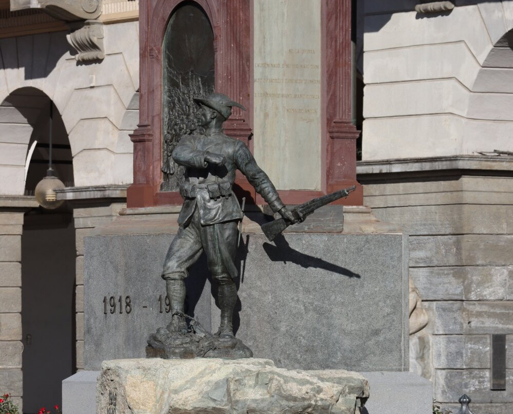 Monumento al Soldato Valdostano景点图片