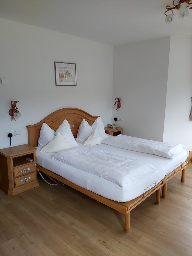 Turmhotel Gschwendt-portrait