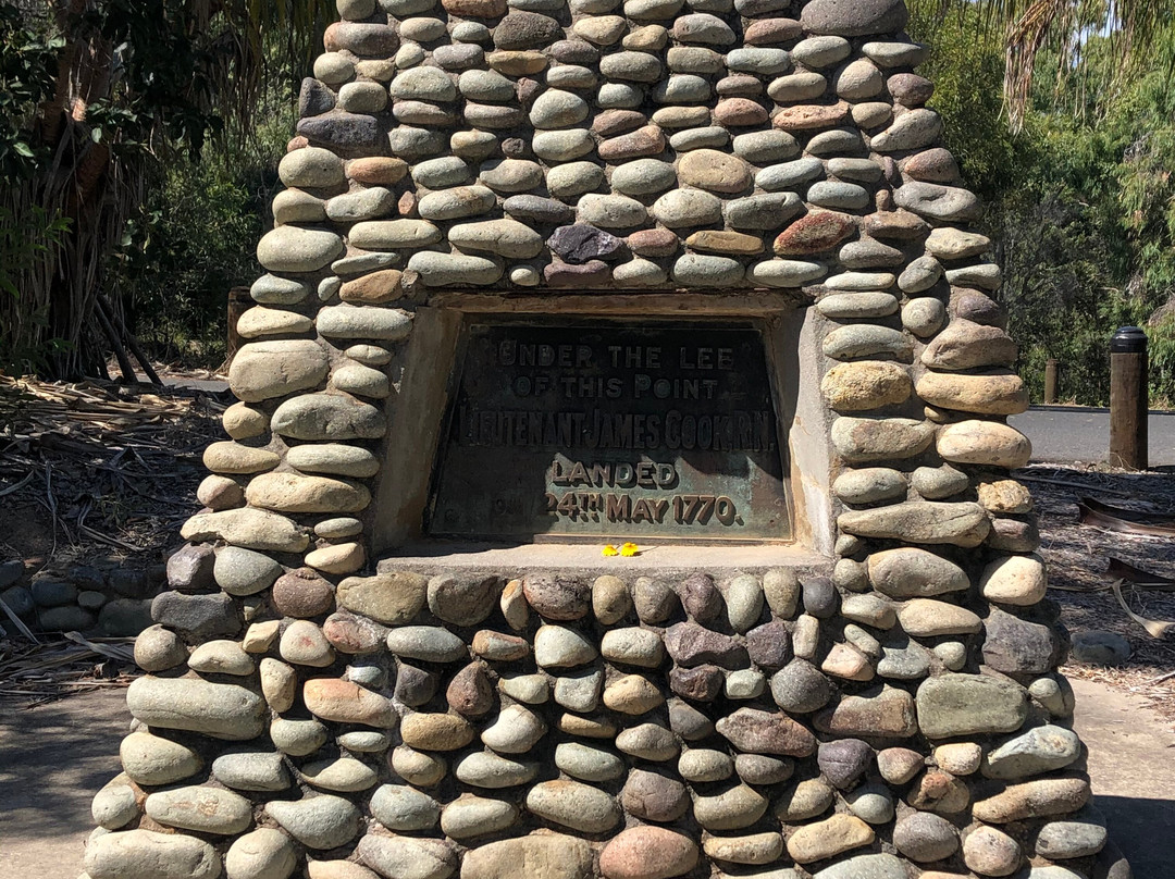 Lieutenant James Cook Monument Cairn景点图片