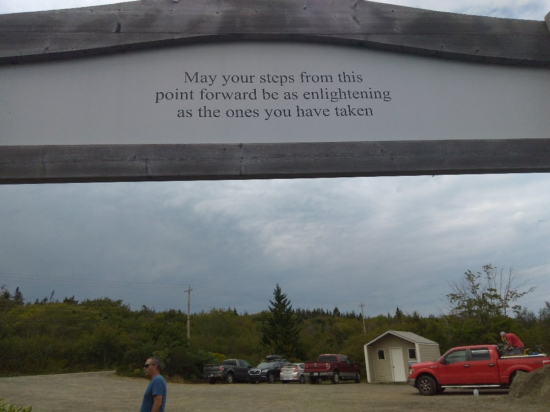 Balancing Rock Trail-Tiverton必去景点