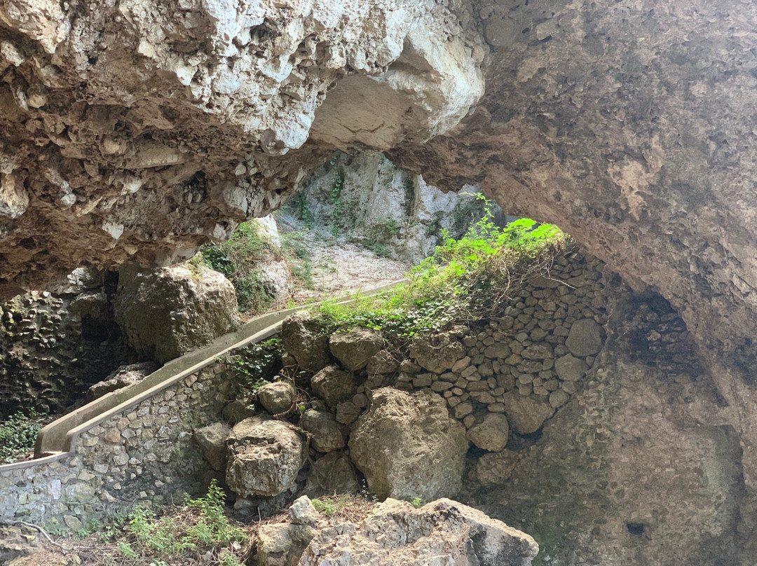 Grotta di Matromania-卡碧岛必去景点