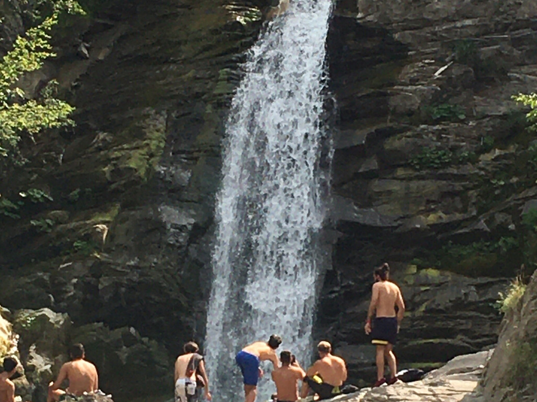 Cascata del Golfarone景点图片