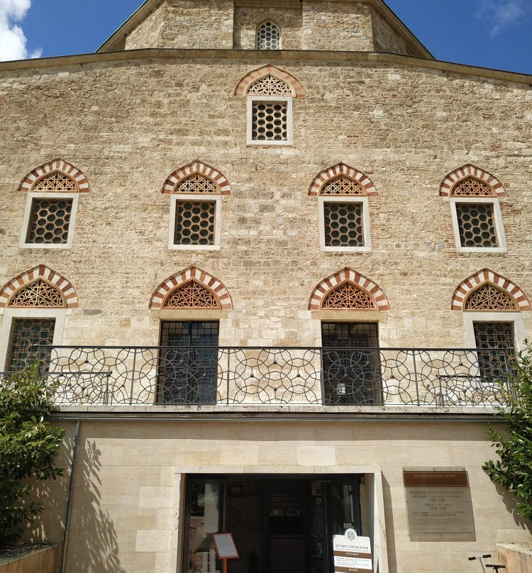 Mosque of Pasha Gazi Kassim Church of Gyertyaszentelo Boldogasszony景点图片