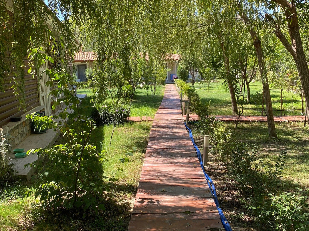 戈西克花园物语酒店主图