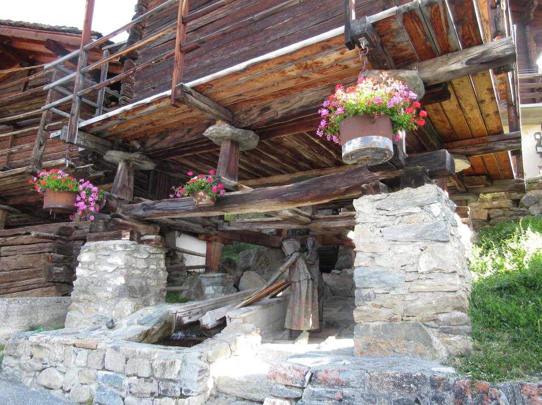 Lavoir Et Roue À Aube景点图片